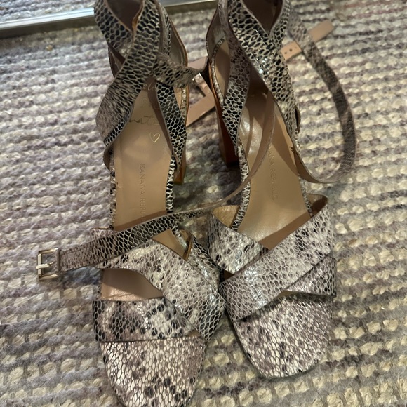 Banana Republic 7.5 Snake Wrap Heel - Picture 2 of 9